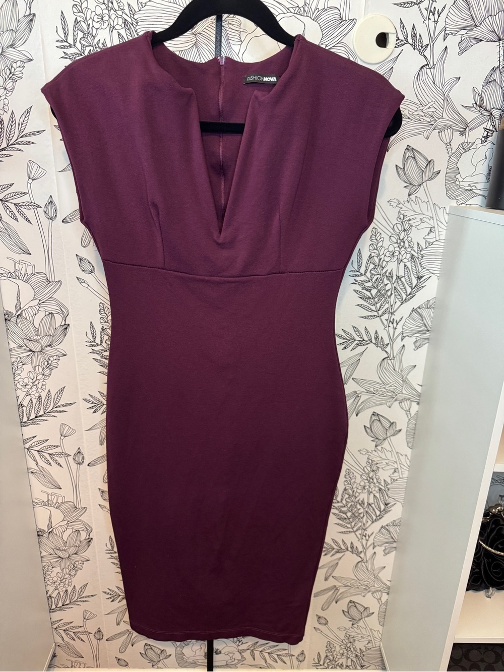 Fashion Nova Plum Cap-Sleeve Sheath Dress